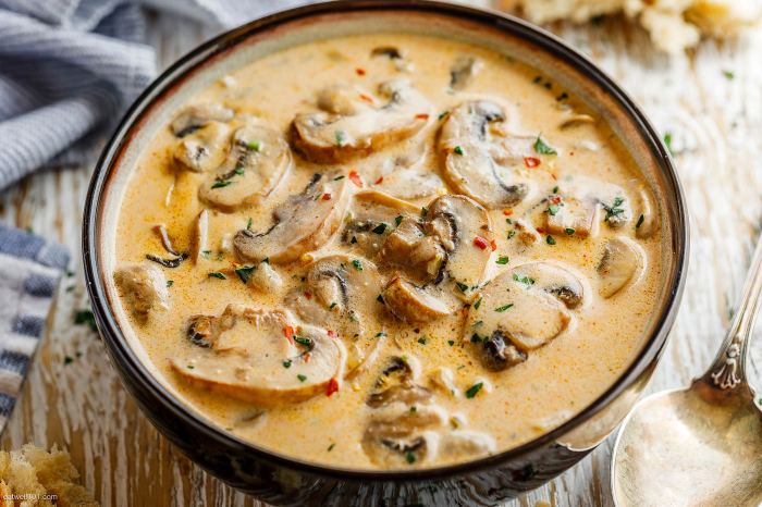 Soup mushroom creamy recipe cream easy low mushrooms carb homemade little keto everydayeasyeats recommend make